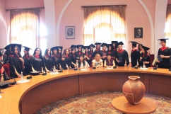 Процедура официального вручения дипломов выпускникам МНОЦ НАН РА